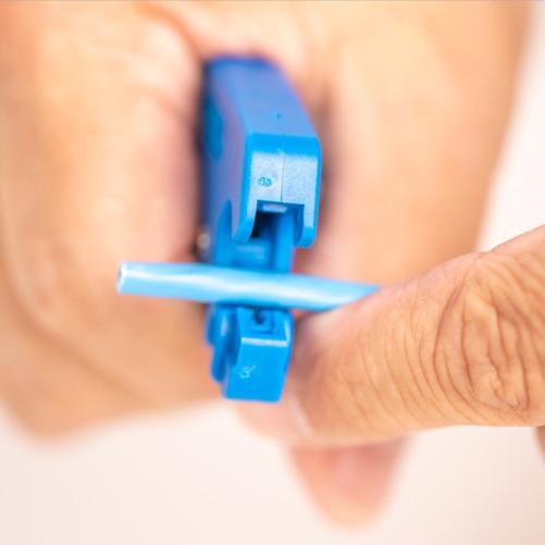 Dégainage câbles RJ45 - Outil raccordement cuivre